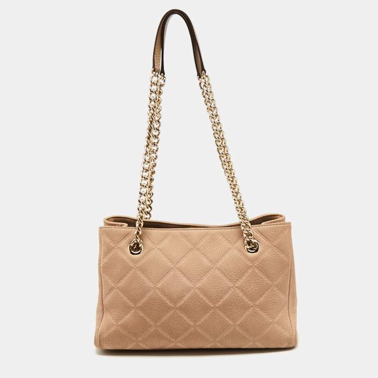 مملوكة مسبقًا CH Carolina Herrera Beige Quilted Nubuck Leather Chain Tote