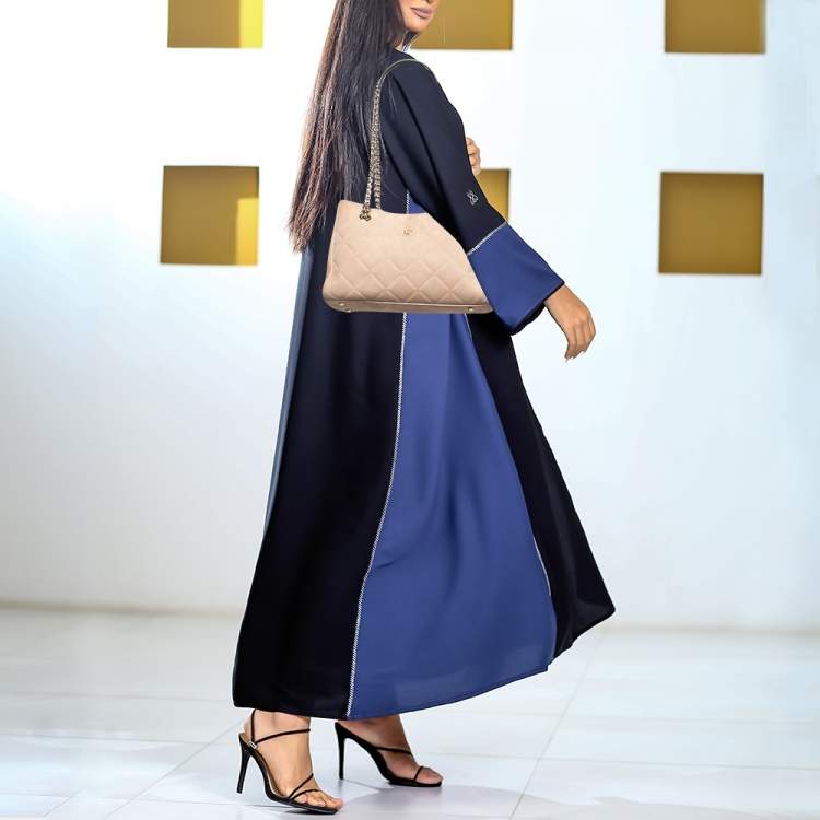 مملوكة مسبقًا CH Carolina Herrera Beige Quilted Nubuck Leather Chain Tote