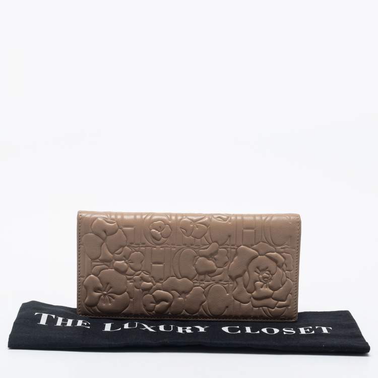 Pre Owned CH Carolina Herrera Beige Floral Embossed Leather Bifold Continental Wallet