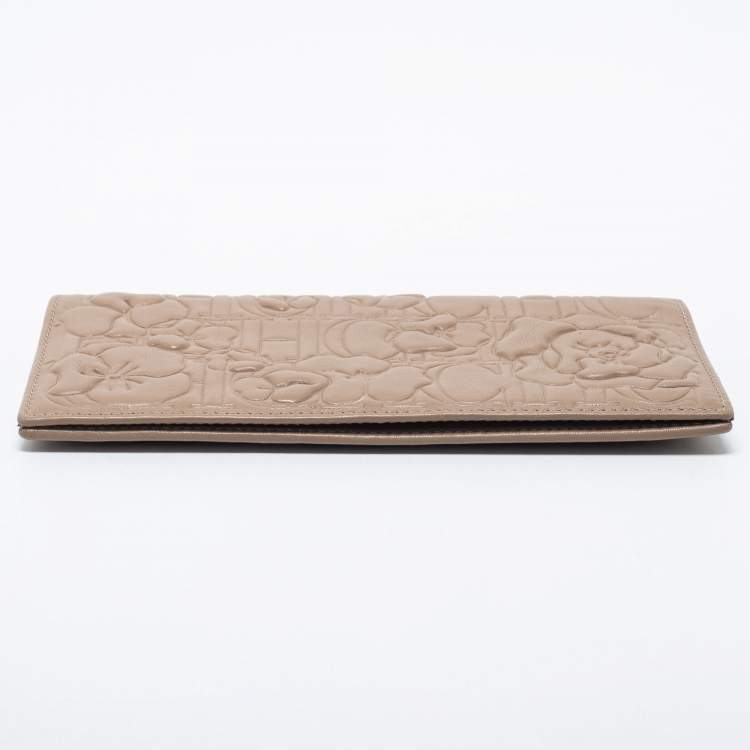Pre Owned CH Carolina Herrera Beige Floral Embossed Leather Bifold Continental Wallet