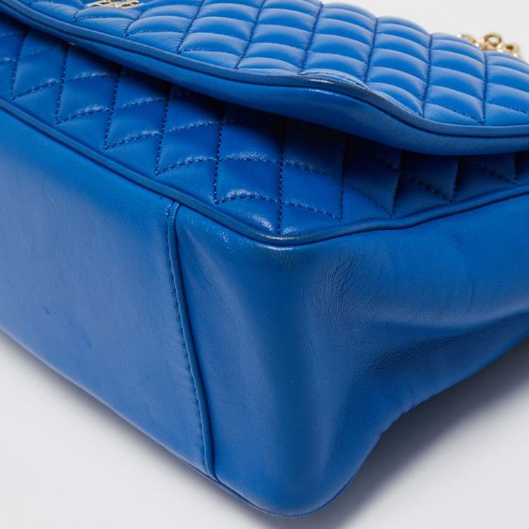 Pre Owned CH Carolina Herrera Blue Quilted Leather Flap Chain Shoulder Bag