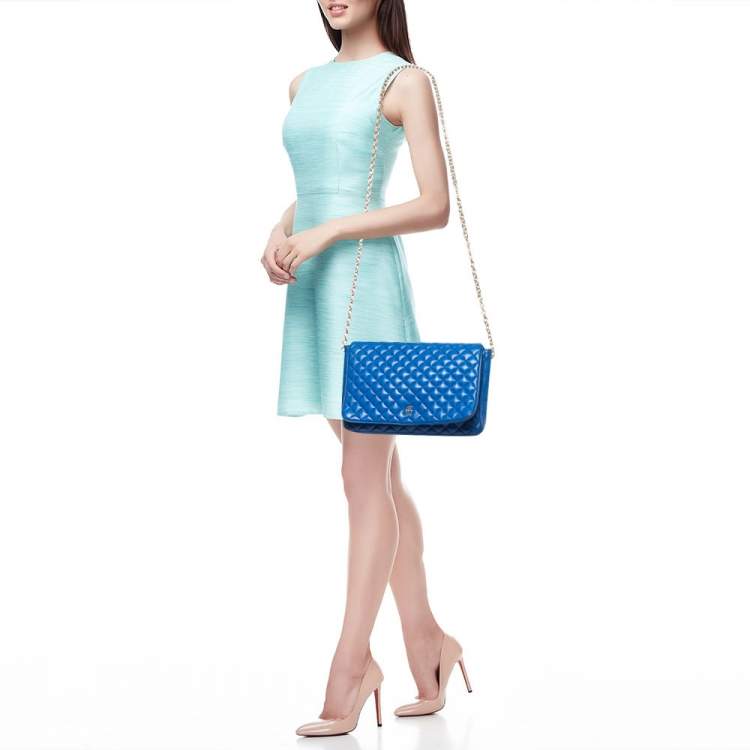 Pre Owned CH Carolina Herrera Blue Quilted Leather Flap Chain Shoulder Bag