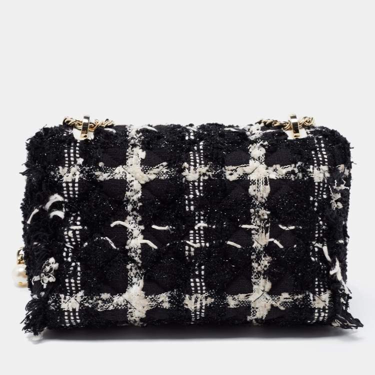 مملوكة مسبقًا CH Carolina Herrera Black/White Tweed Flap Shoulder Bag