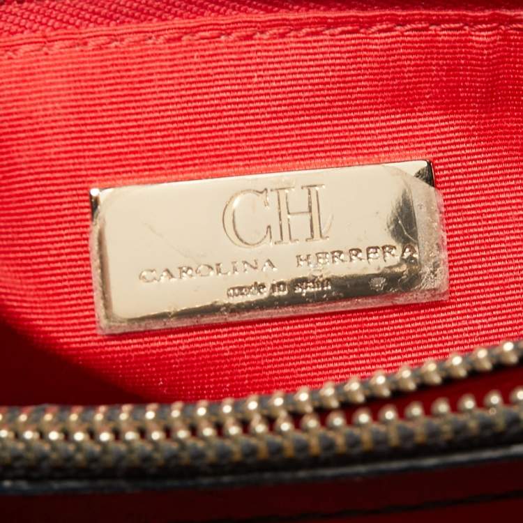 مملوكة مسبقًا CH Carolina Herrera Black Logo Embossed Leather Chain Tote