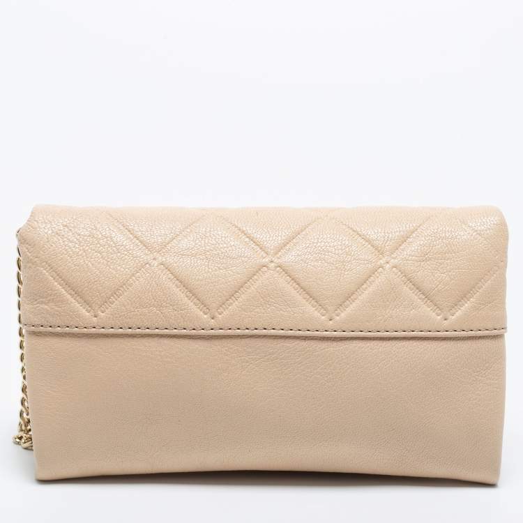 Pre Owned CH Carolina Herrera Beige Quilted Leather Flap Chain Clutch