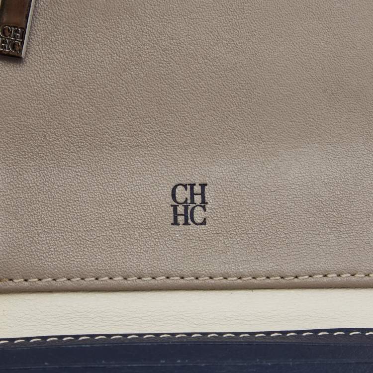 Pre Owned CH Carolina Herrera Grey Quilted Leather Logo Trifold Wallet