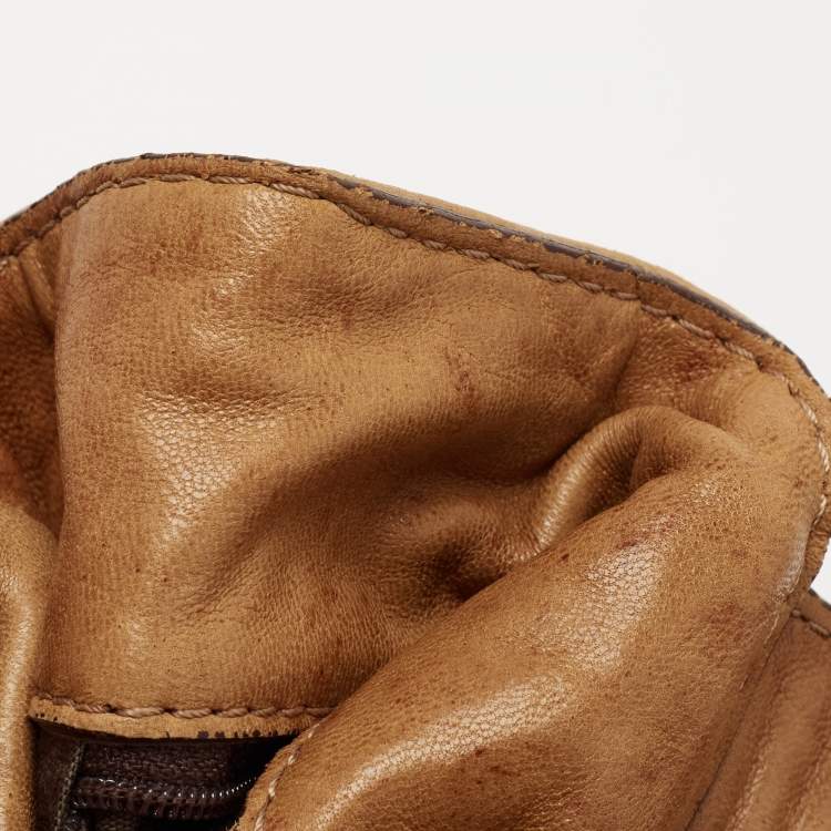 Pre Owned CH Carolina Herrera Beige Monogram Leather Hobo with Wallet