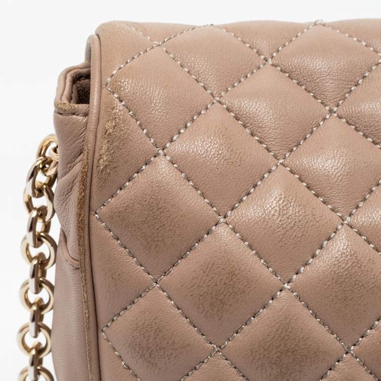 Pre Owned CH Carolina Herrera Beige Quilted Leather Chain Flap Shoulder Bag