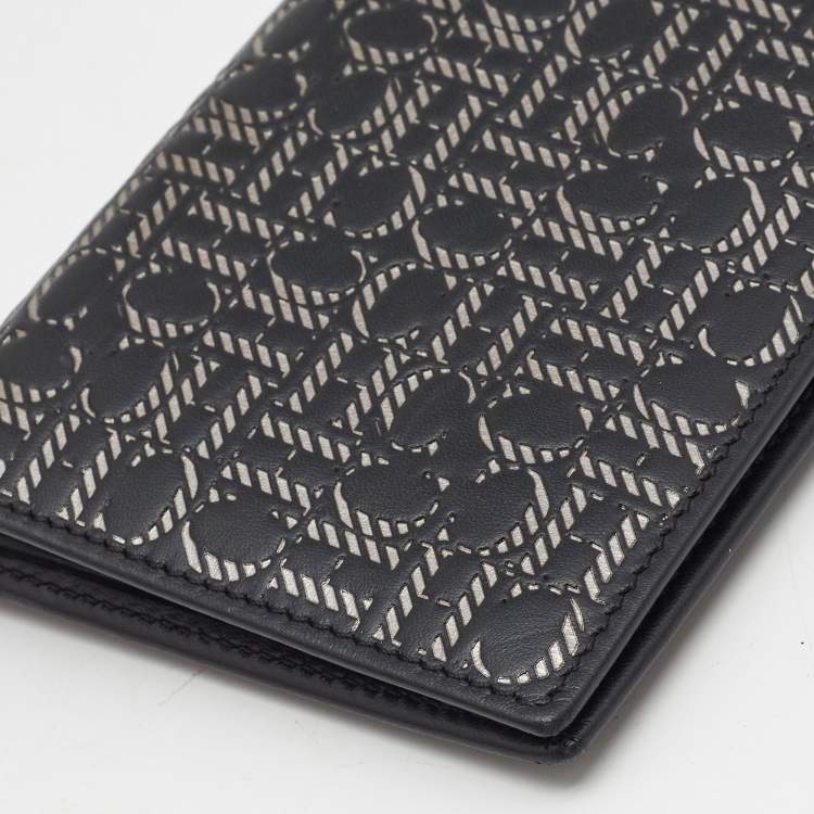 Pre Owned CH Carolina Herrera Black/Silver Embossed Leather Bifold Continental Wallet