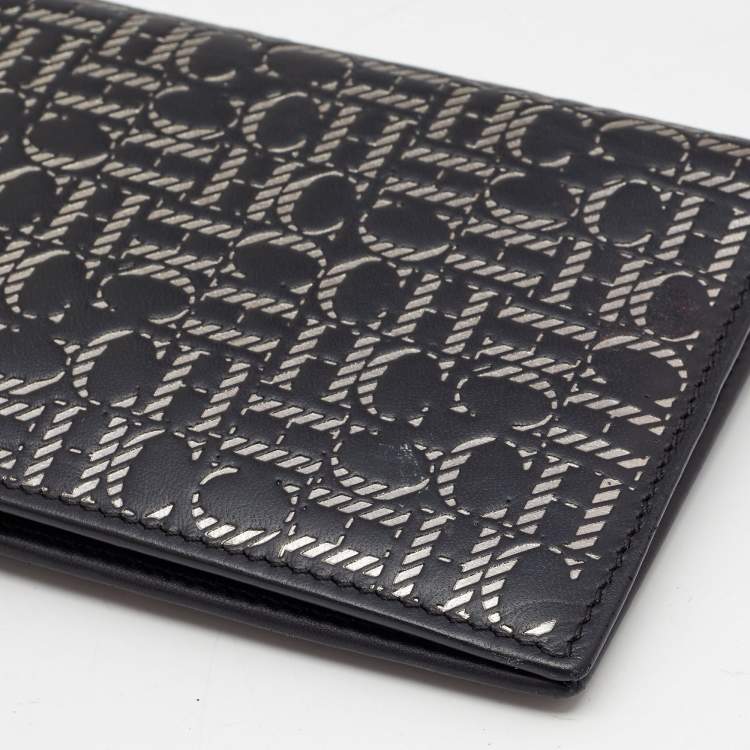 Pre Owned CH Carolina Herrera Black/Silver Embossed Leather Bifold Continental Wallet