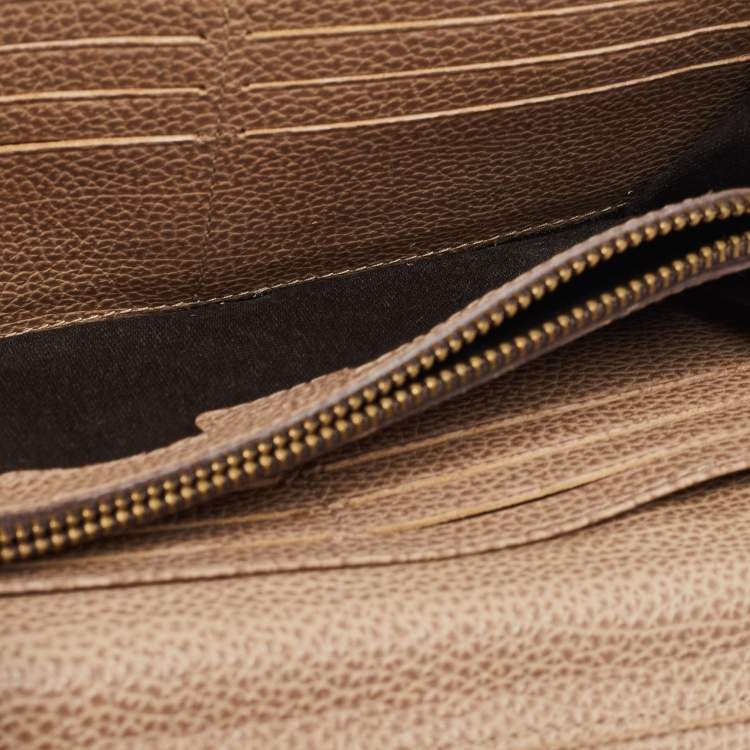 Pre Owned CH Carolina Herrera Beige Leather Flap Continental Wallet 