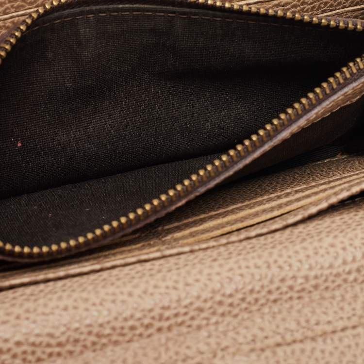 Pre Owned CH Carolina Herrera Beige Leather Flap Continental Wallet 