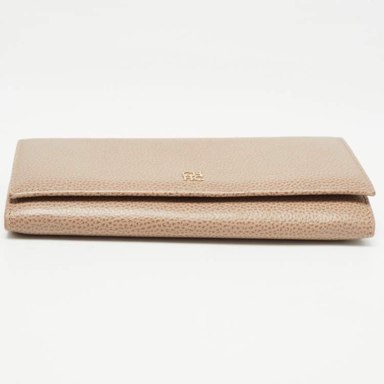 Pre Owned CH Carolina Herrera Beige Leather Flap Continental Wallet 