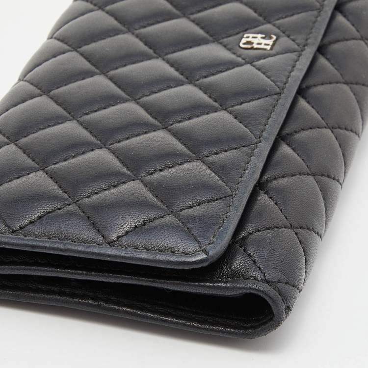 Pre Owned CH Carolina Herrera Black Quilted Leather Continental Wallet 