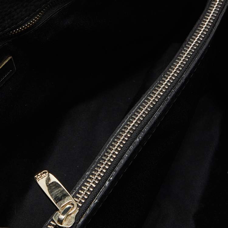 Pre Owned Carolina Herrera Black Quilted Logo Embossed Nubucke Leather Chain Tote