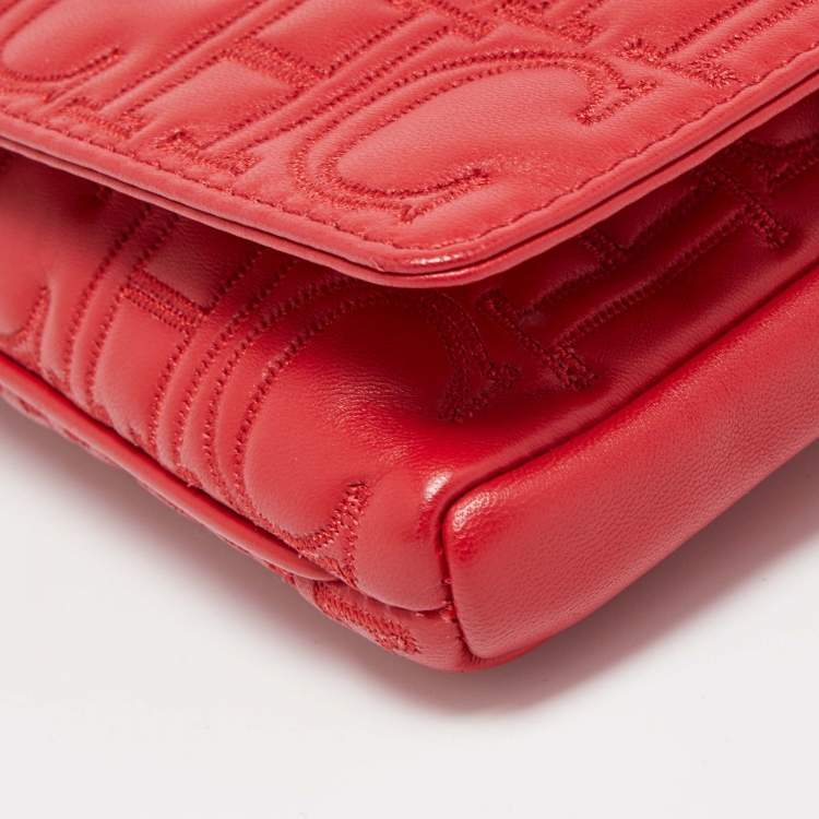 Pre Owned CH Carolina Herrera Red Quilted Leather Flap Wristlet Clutch
