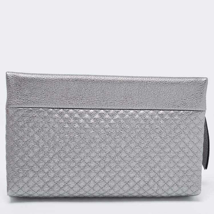 Pre Owned CH Carolina Herrera Metallic Grey Quilted Leather Front Zip Crossbody Bag