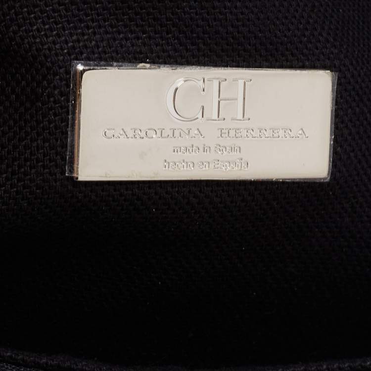 Pre Owned CH Carolina Herrera Metallic Grey Quilted Leather Front Zip Crossbody Bag