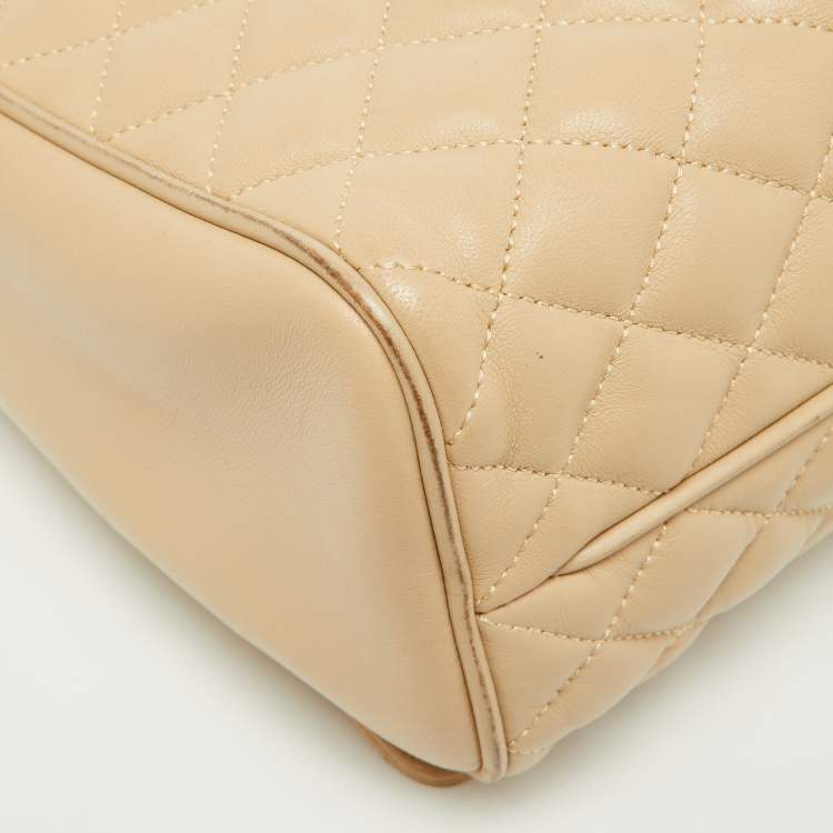 Pre Owned CH Carolina Herrera Beige Quilted Leather Chain Flap Shoulder Bag