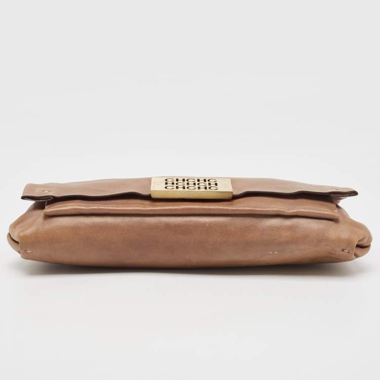 Pre Owned CH Carolina Herrera Beige Leather Flap Clutch