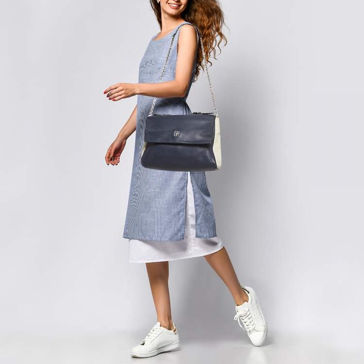 Pre Owned Carolina Herrera Navy Blue/White Leather Minuetto Top Handle Bag