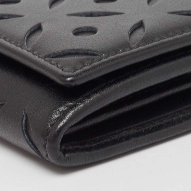 Pre Owned CH Carolina Herrera Black Leather Laser Cut Continental Wallet