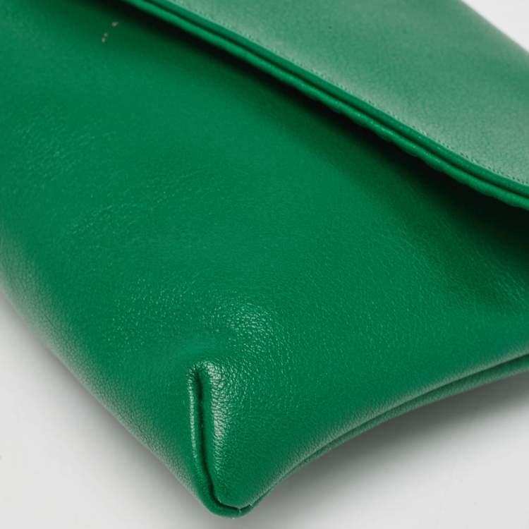 Pre Owned CH Carolina Herrera Green Leather Envelope Clutch