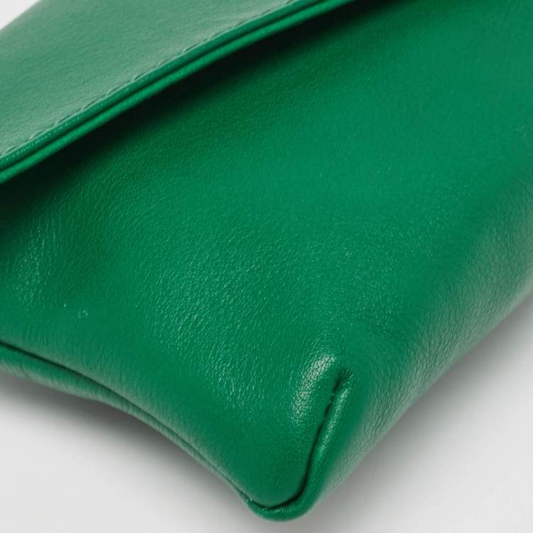 Pre Owned CH Carolina Herrera Green Leather Envelope Clutch