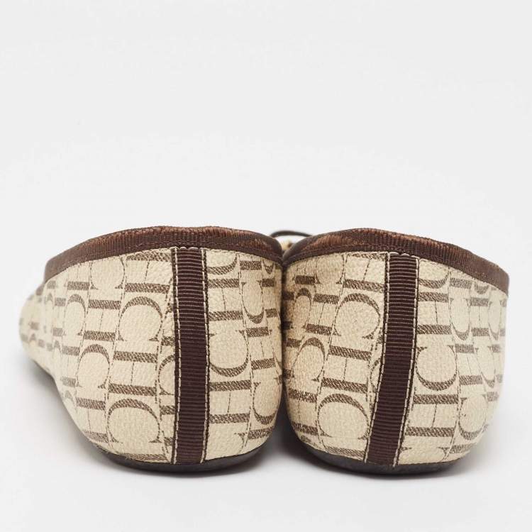 Pre Owned CH Carolina Herrera Cream/Brown Monogram Canvas Bow Ballet Flats Size 38