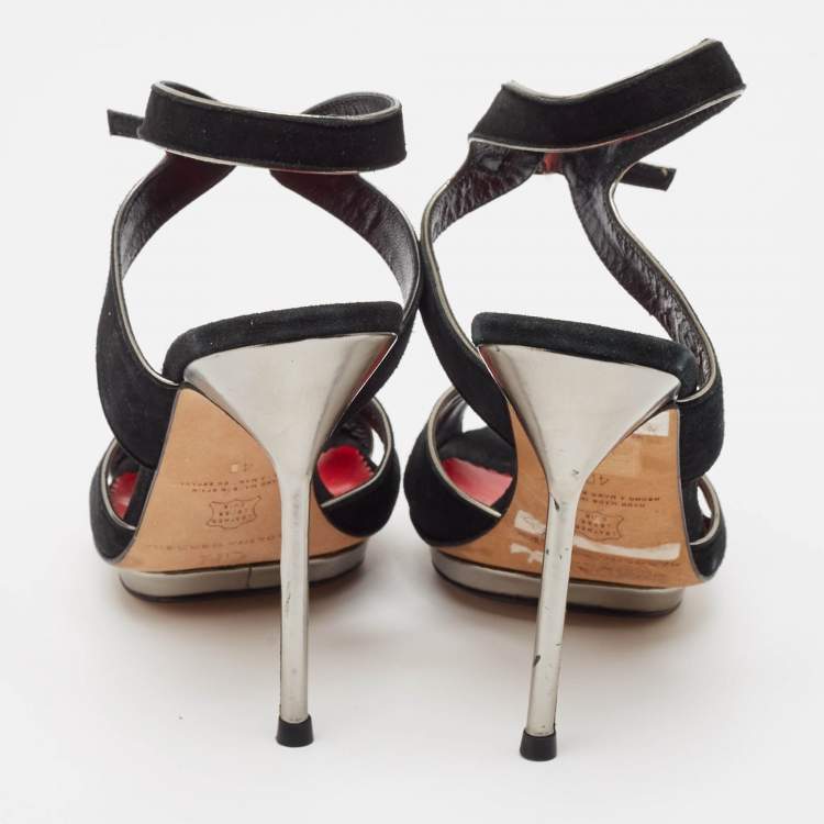 Pre Owned CH Carolina Herrera Black Leather Ankle Strap Sandals Size 40