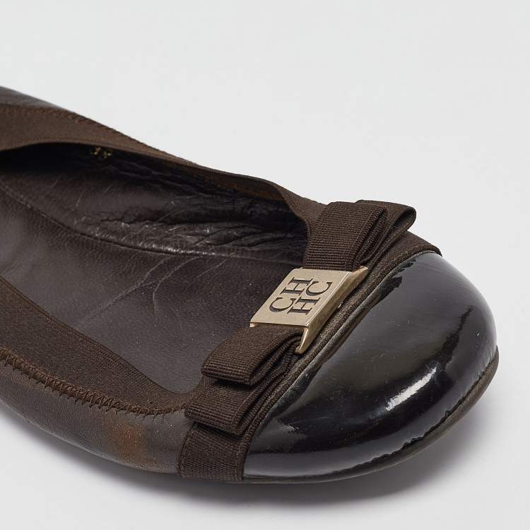 Pre Owned CH Carolina Herrera Brown Leather and Patent Cap Toe Bow Scrunch Ballet Flats Size 38