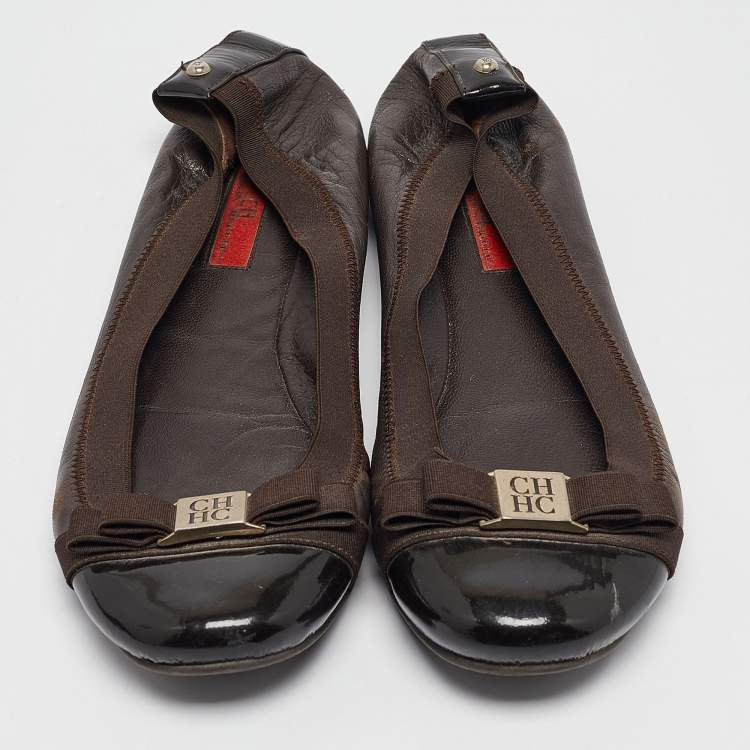 Pre Owned CH Carolina Herrera Brown Leather and Patent Cap Toe Bow Scrunch Ballet Flats Size 38