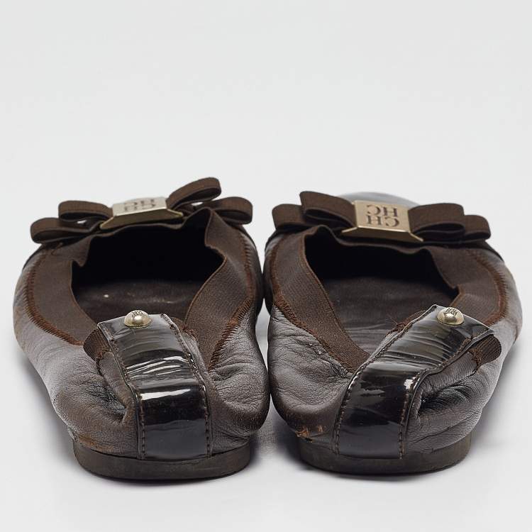 Pre Owned CH Carolina Herrera Brown Leather and Patent Cap Toe Bow Scrunch Ballet Flats Size 38