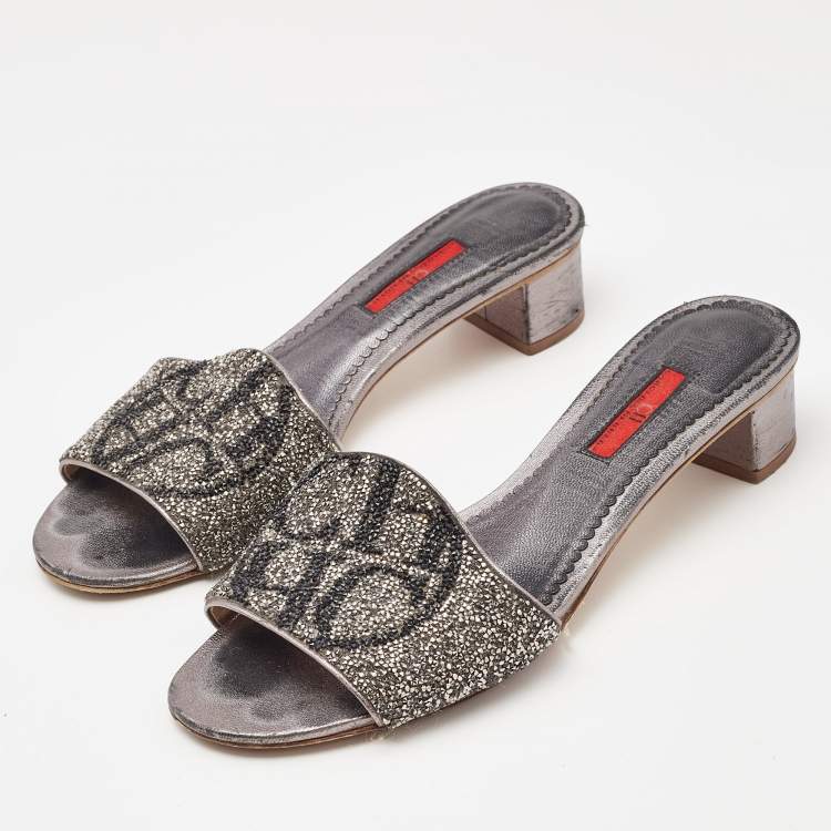Pre Owned CH Carolina Herrera Grey Leather Crystal Embellished Logo Slide Sandals Size 38