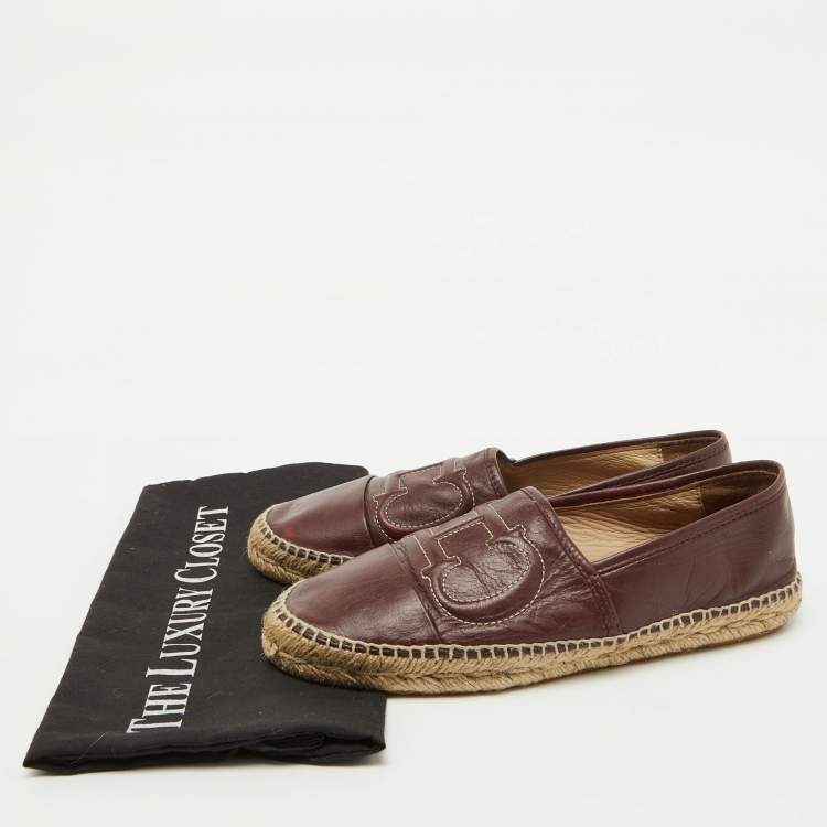 Pre Owned CH Carolina Herrera Burgundy Leather Initials Insignia Espadrille Flats Size 38