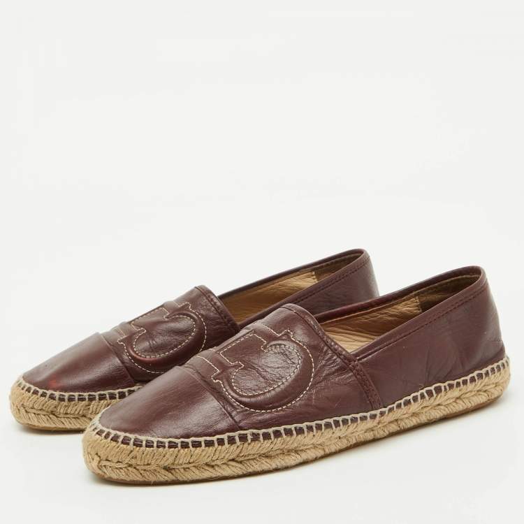 Pre Owned CH Carolina Herrera Burgundy Leather Initials Insignia Espadrille Flats Size 38