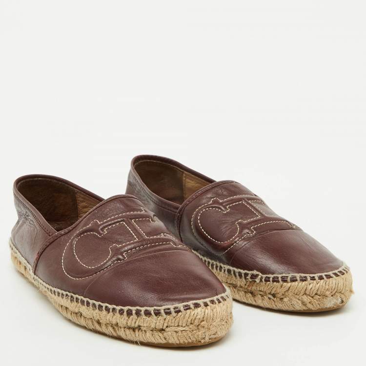 Pre Owned CH Carolina Herrera Burgundy Leather Initials Insignia Espadrille Flats Size 38