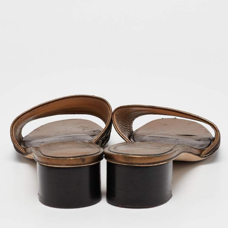 Pre Owned CH Carolina Herrera Metallic Leather and Canvas Logo Slide Sandals Size 38