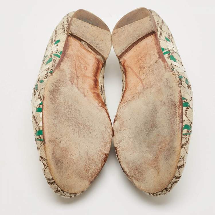Pre Owned CH Carolina Herrera Cream/Brown Monogram Canvas Ballet Flats Size 39