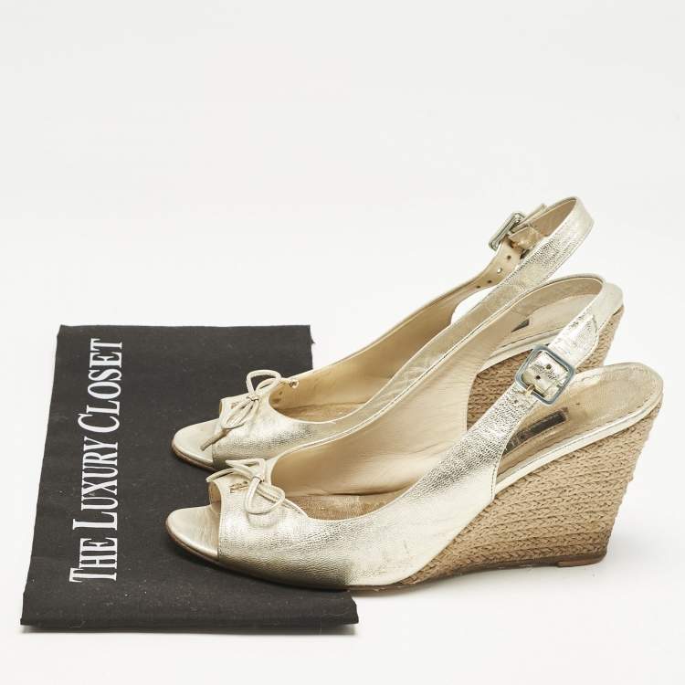 Pre Owned CH Carolina Herrera Metallic Leather Bow Peep Toe Espadrille Wedge Sandals Size 38