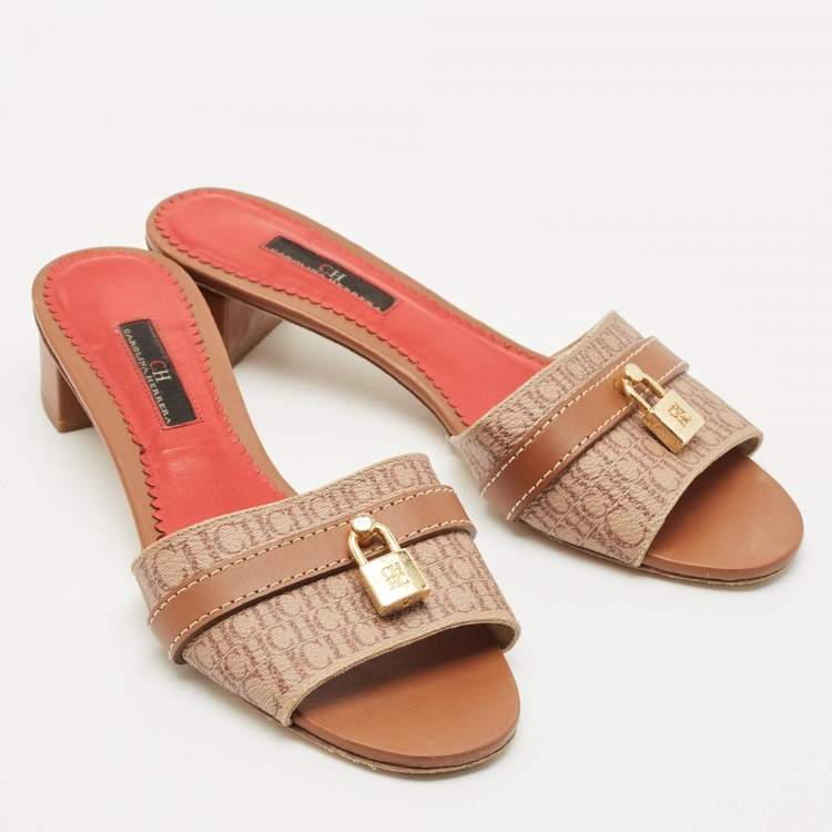 مملوكة مسبقًا CH Carolina Herrera Brown Monogram Canvas Matryoshka Locked Slide Sandals Size 38