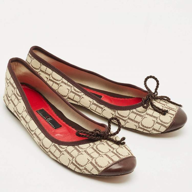 Pre Owned CH Carolina Herrera Cream/Brown Monogram Canvas Bow Ballet Flats Size 36