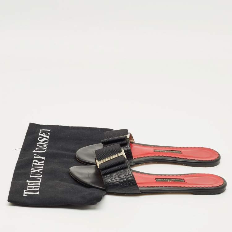 مملوكة مسبقًا CH Carolina Herrera Black Leather Bow Flat Slides Size 36
