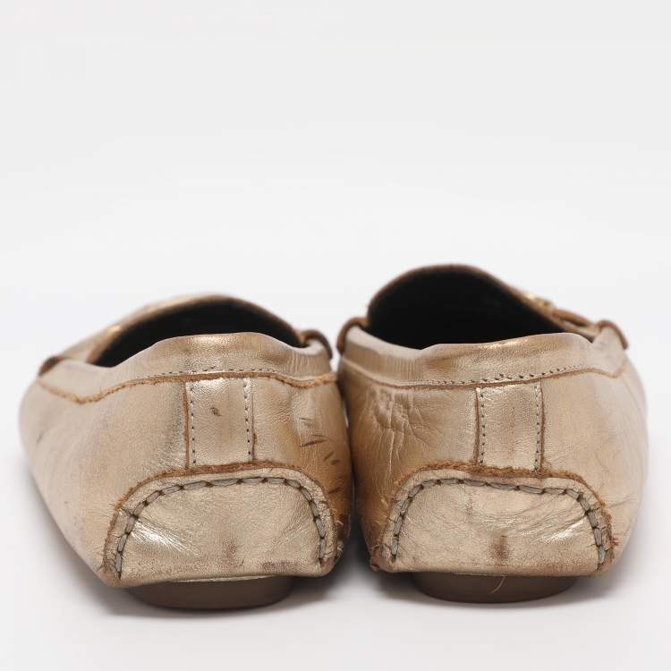 مملوكة مسبقًا CH Carolina Herrera Gold Leather Logo Embellished Loafers Size 38