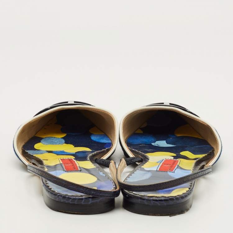 Pre Owned CH Carolina Herrera Initials Insignia Size 39 Navy Blue Denim and Leather Slingback Sandals