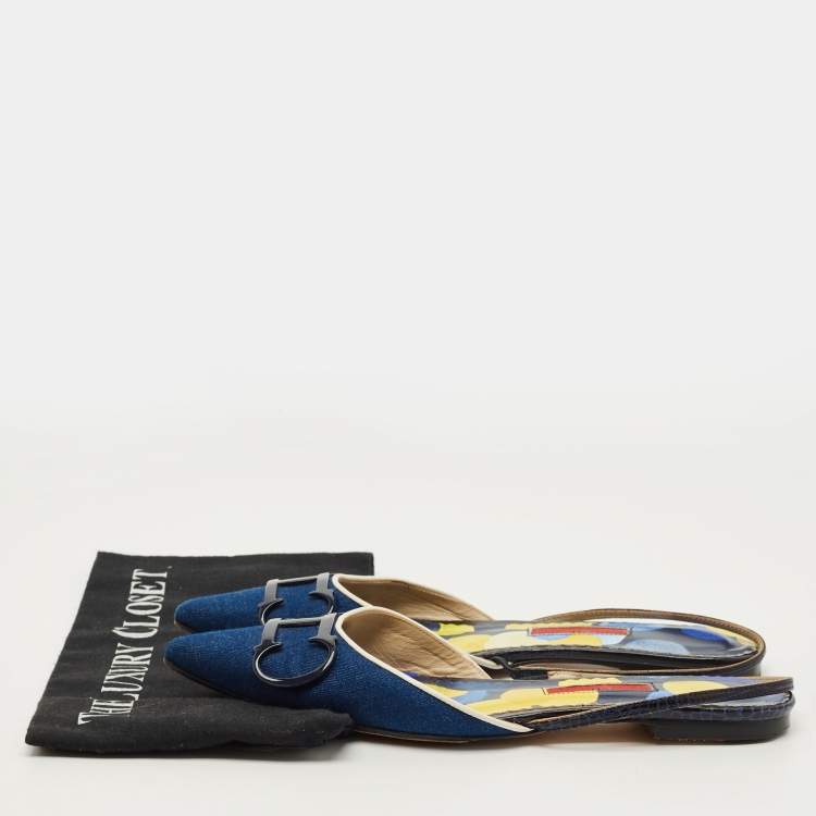 Pre Owned CH Carolina Herrera Initials Insignia Size 39 Navy Blue Denim and Leather Slingback Sandals