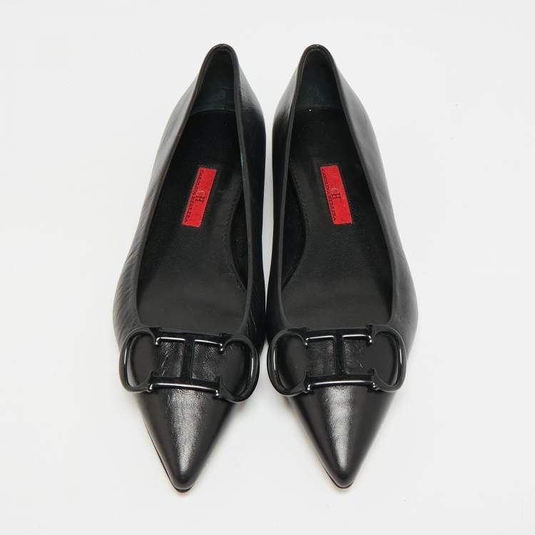 Pre Owned CH Carolina Herrera Initials Insignia Size 39 Black Leather Ballet Flats