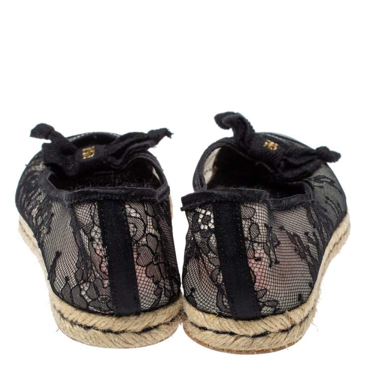 Pre Owned Carolina Herrera Black Lace and Mesh Bow Espadrille Flat Size 38