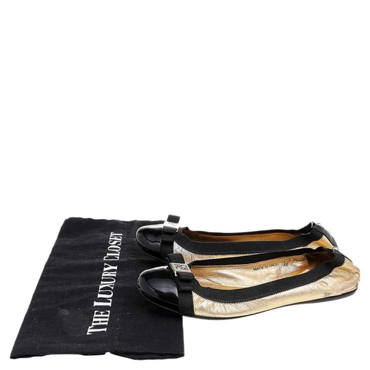 Pre Owned CH Carolina Herrera Gold/Black Leather Bow Ballet Flats Size 38