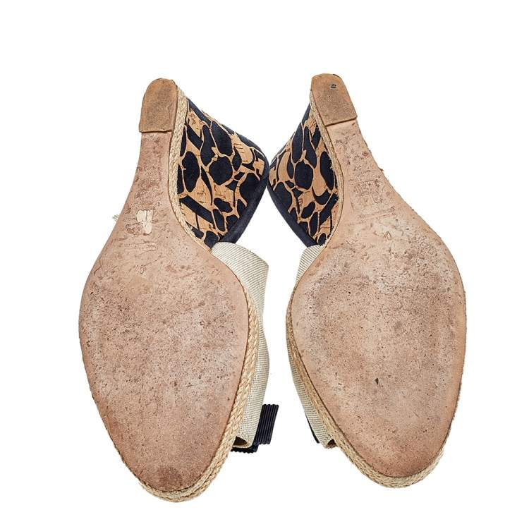 Pre Owned CH Carolina Herrera Beige Fabric Wedge Sandals Size 40